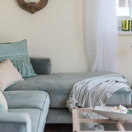 Westwind Apartment *